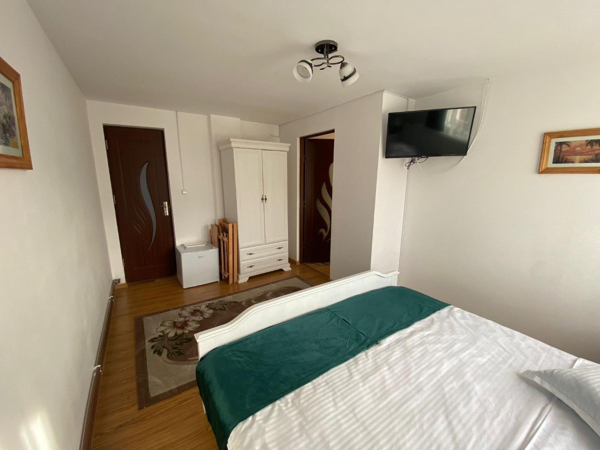 Hotel Casa Irina à Mînăstirea Humorului Extérieur photo