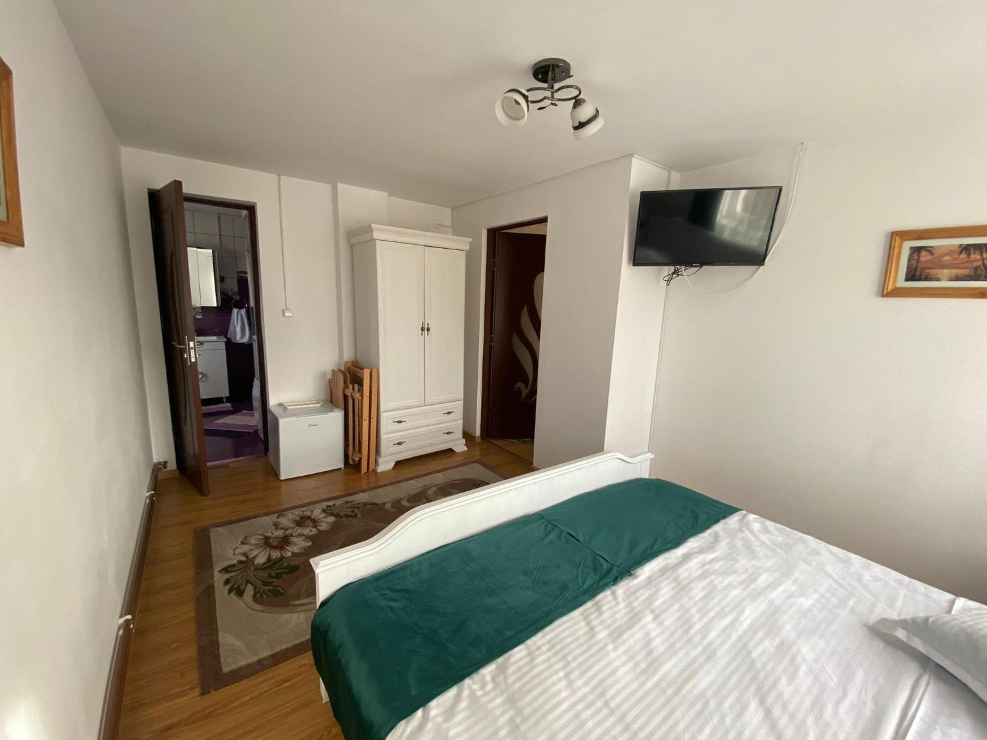 Hotel Casa Irina à Mînăstirea Humorului Extérieur photo