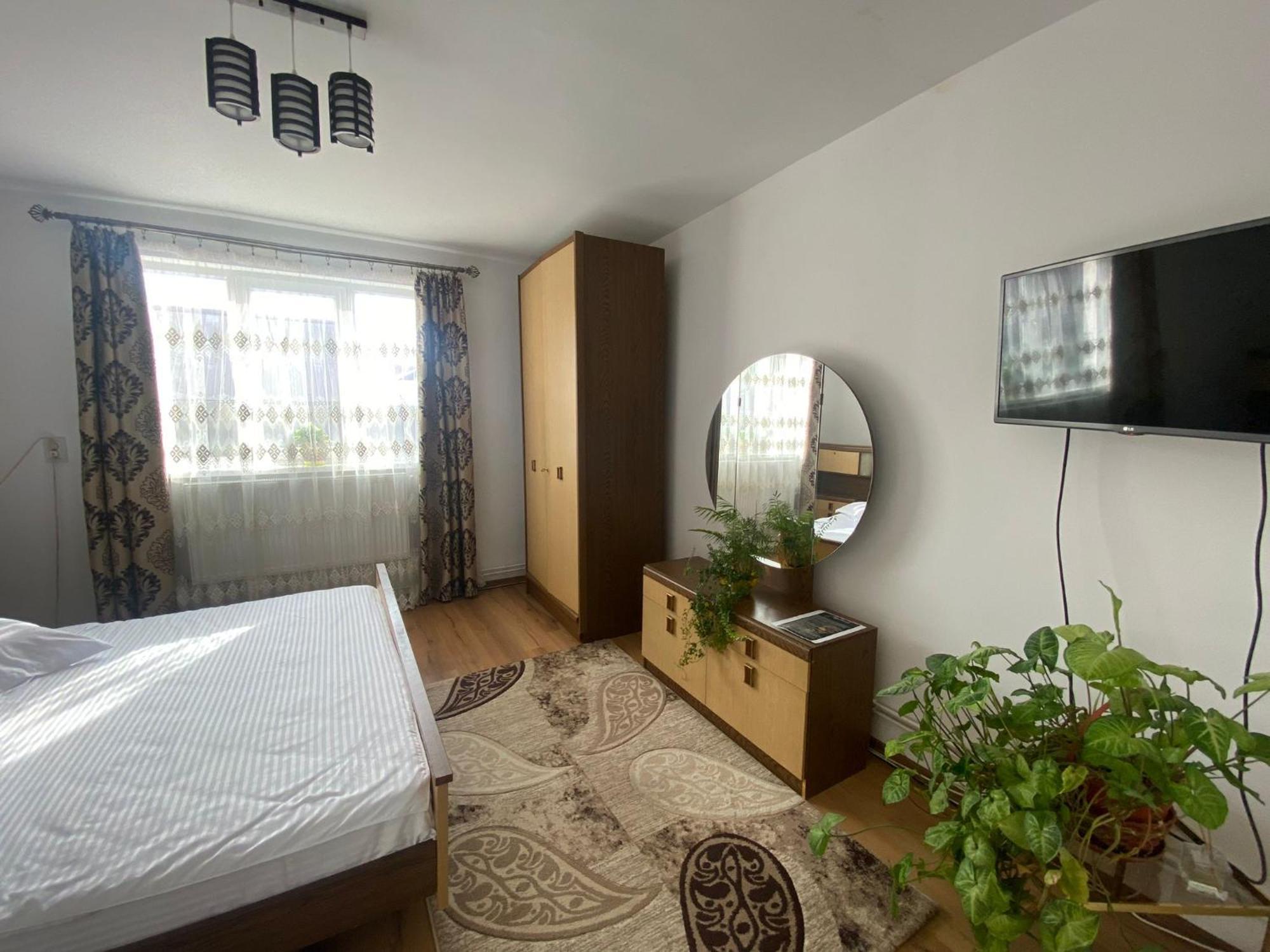 Hotel Casa Irina à Mînăstirea Humorului Extérieur photo