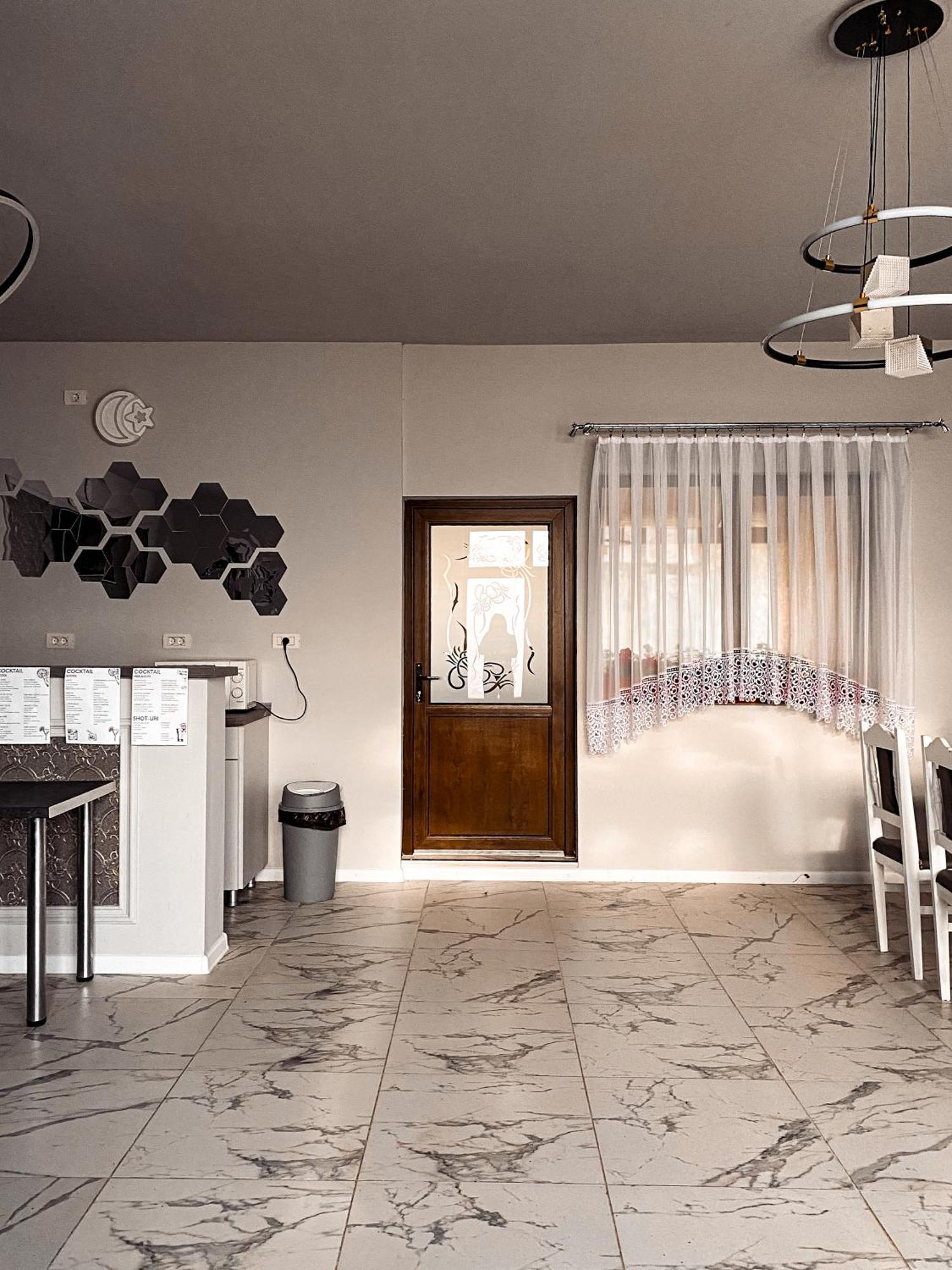 Hotel Casa Irina à Mînăstirea Humorului Extérieur photo
