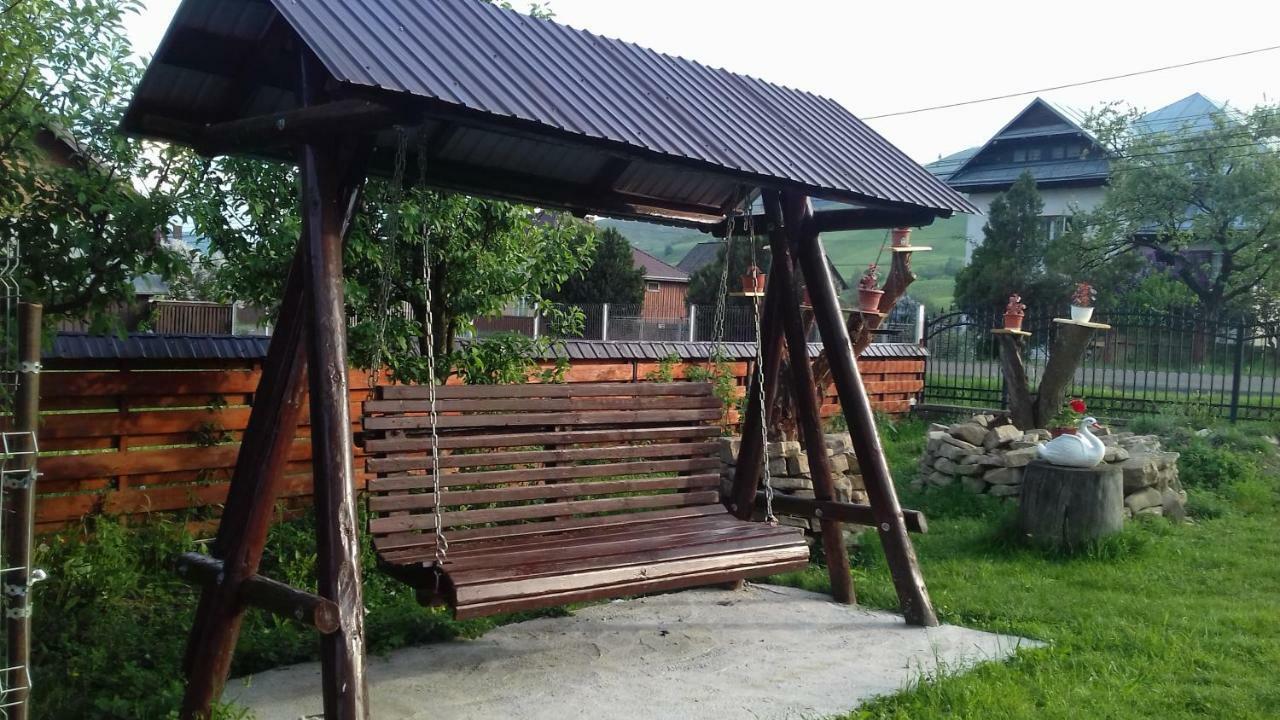 Hotel Casa Irina à Mînăstirea Humorului Extérieur photo
